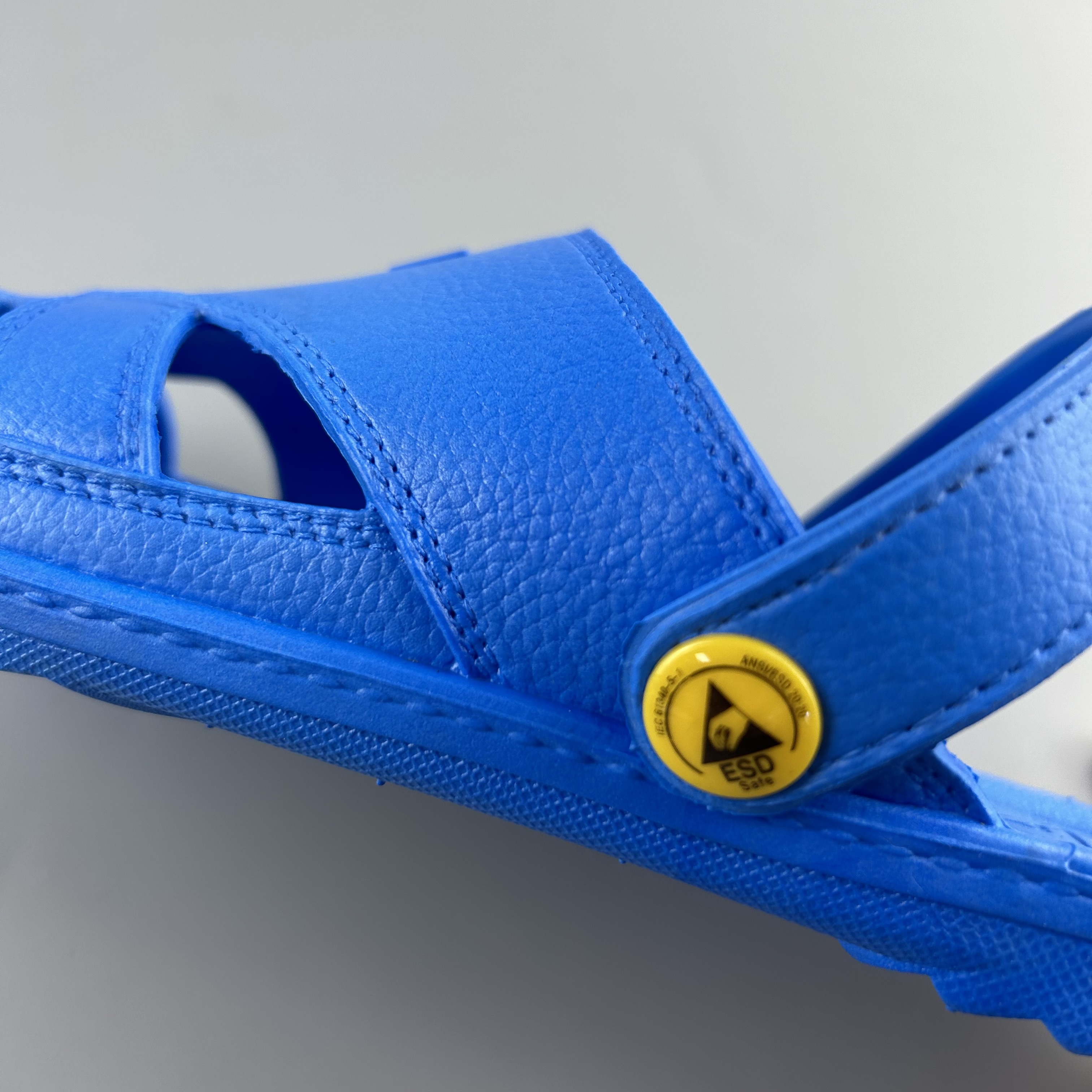 JS-010 White ESD Slipper