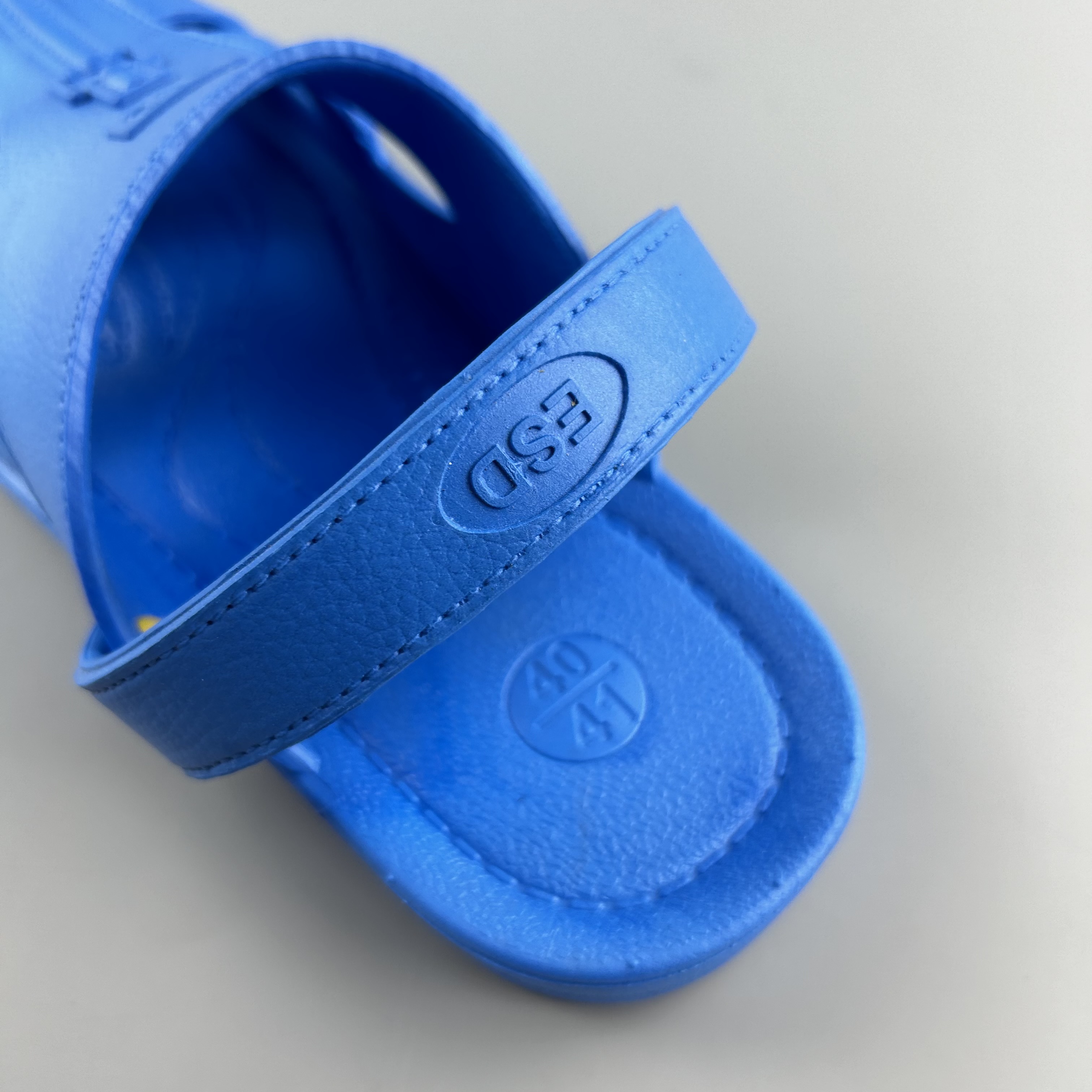 JS-010 White ESD Slipper