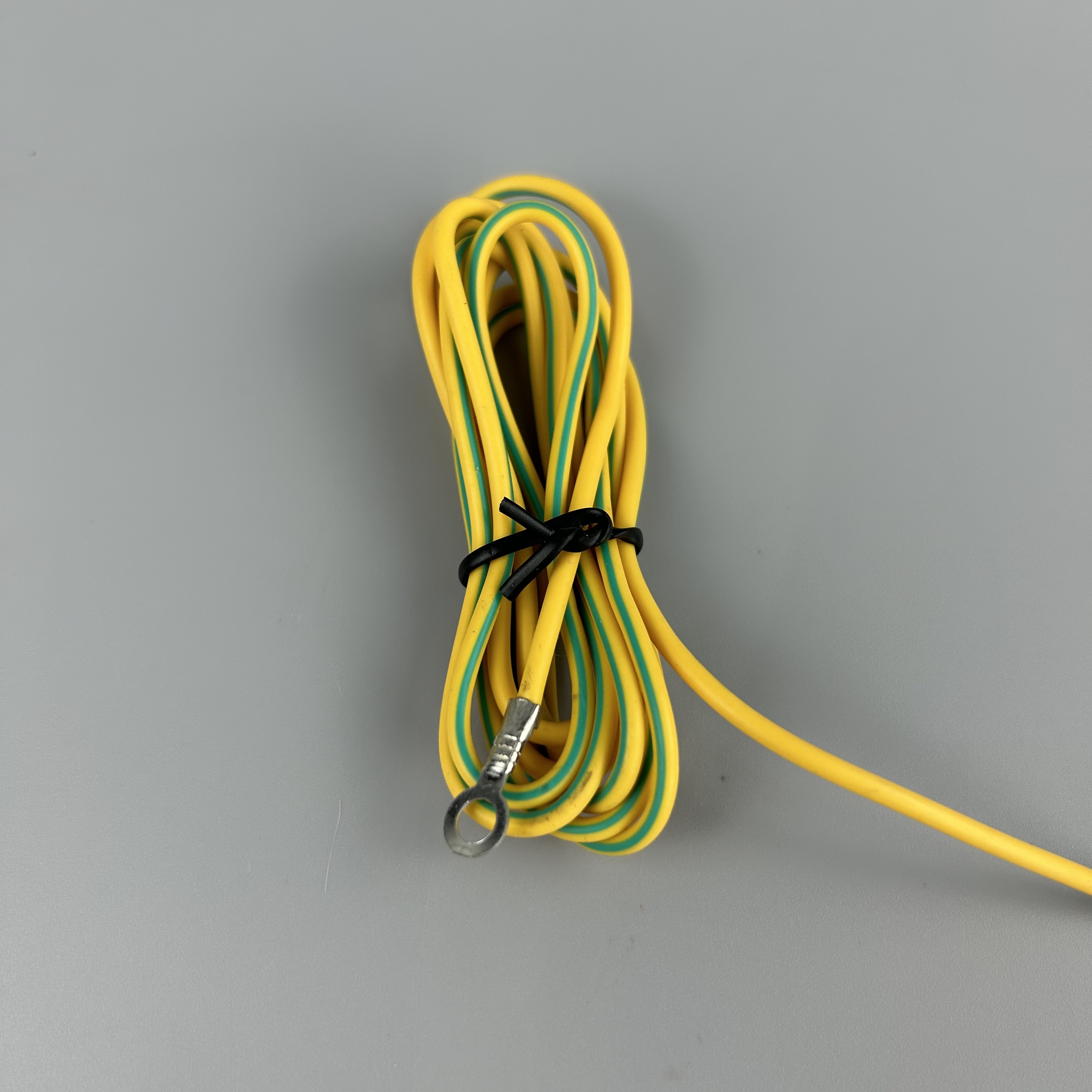 ESD L-type Ground Plug