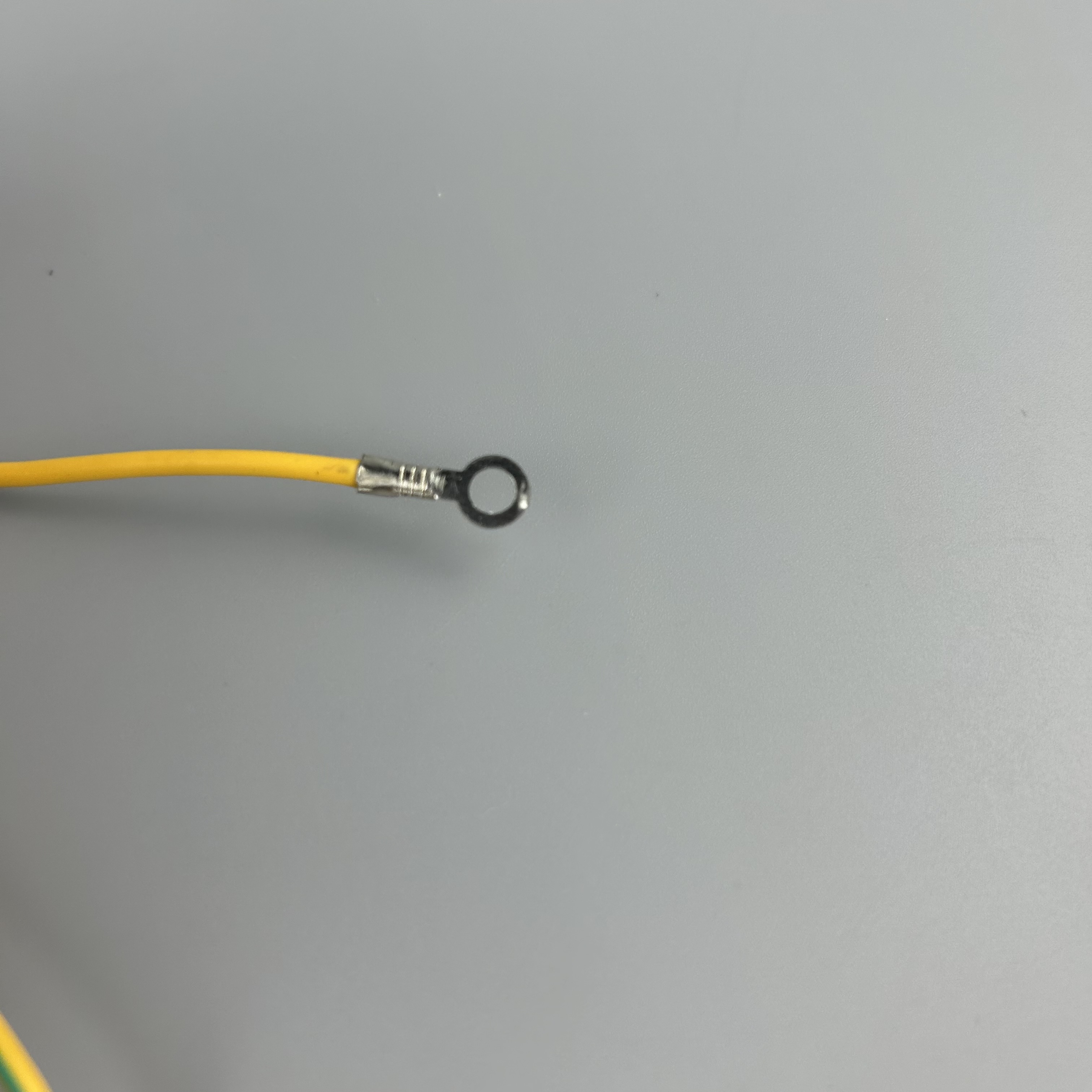 ESD L-type Ground Plug